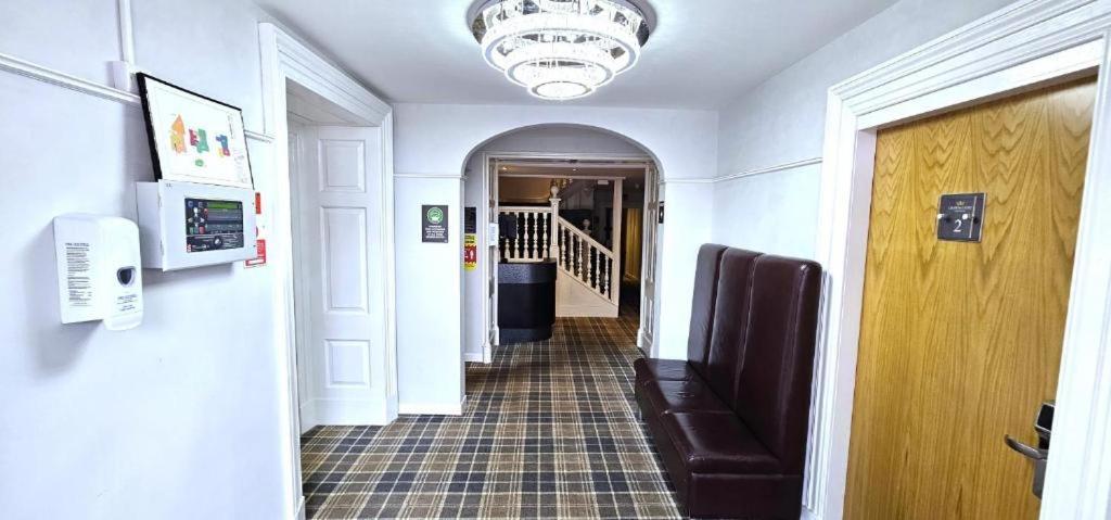 Crown Hotel & Bar Инвернес Екстериор снимка