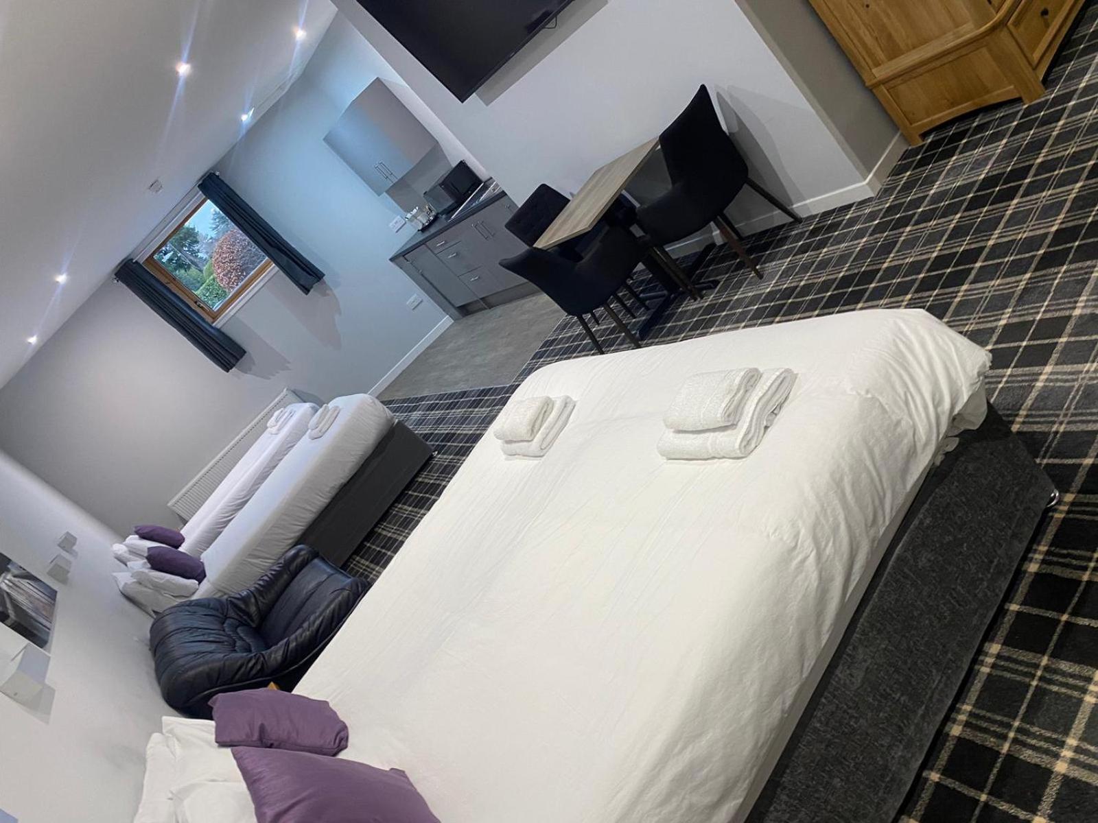 Crown Hotel & Bar Инвернес Екстериор снимка