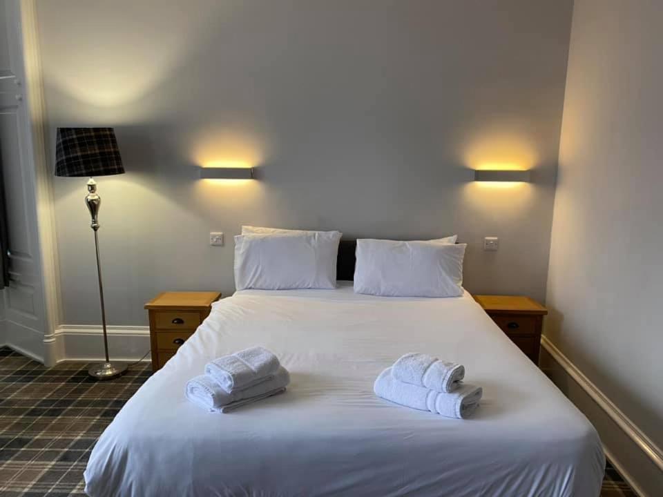 Crown Hotel & Bar Инвернес Екстериор снимка